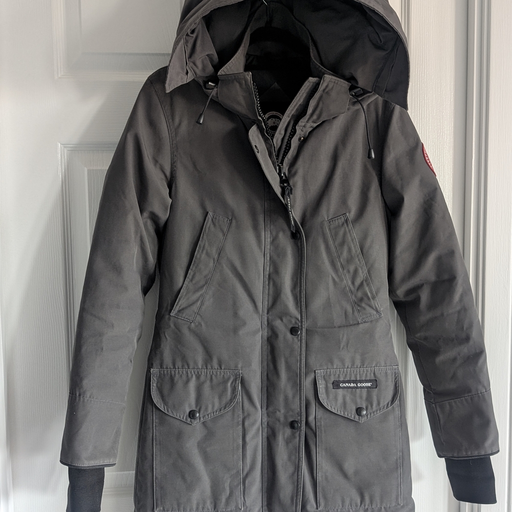 Canada Goose Women's Gray Trillium Hooded Jacket No Fur Sz XXS. Flaws.